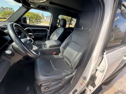 Used 2023 Land Rover Defender 110 S image 11