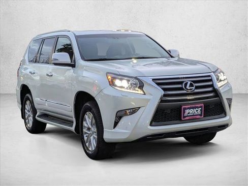 Used 2016 Lexus GX 460 image 3