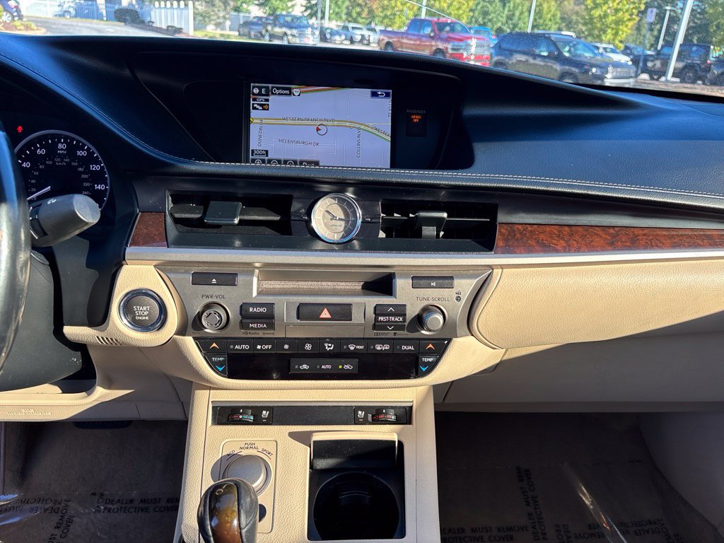 Used 2015 Lexus ES 350 w/ Premium Package FWD image 11
