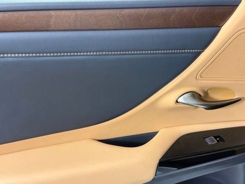 Used 2025 Lexus ES 350 w/ Premium Package FWD image 25