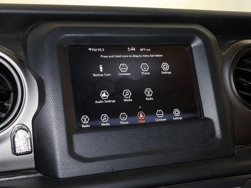 Used 2019 Jeep Wrangler Sport AWD/4WD image 22