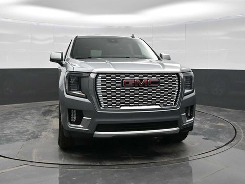 Used 2024 GMC Yukon Denali w/ Advanced Technology Package image 3