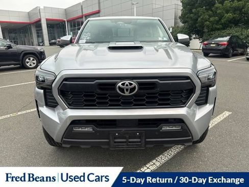 Used 2025 Toyota Tacoma TRD Sport w/ TRD Sport Upgrade Package AWD/4WD image 19