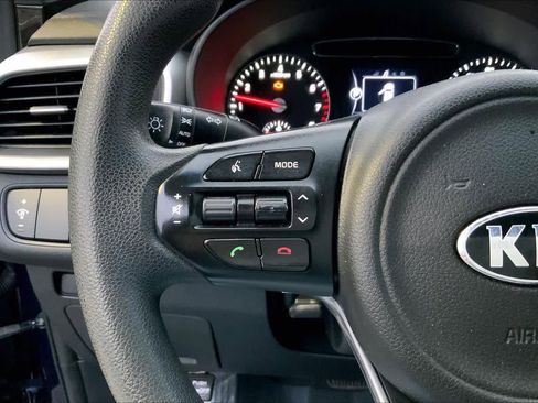 Used 2016 Kia Sorento LX image 22