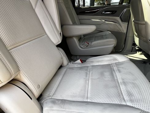 Used 2023 Cadillac Escalade ESV Premium Luxury Platinum w/ LPO, Radiant Package image 40