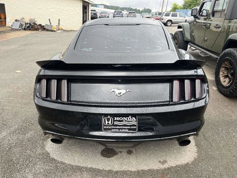 Used 2017 Ford Mustang Coupe RWD image 3