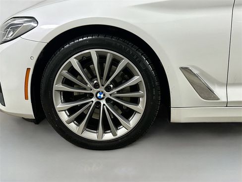 Used 2021 BMW 530i w/ Premium Package image 8
