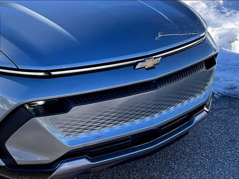 Used 2025 Chevrolet Equinox EV LT w/ Convenience Package image 30