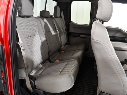 Used 2015 Ford F150 XLT w/ Equipment Group 302A Luxury AWD/4WD image 19