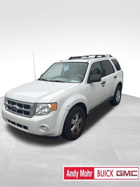 Used 2010 Ford Escape XLT AWD/4WD image 2