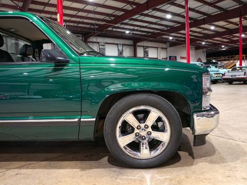 Used 1997 Chevrolet Silverado 1500 2WD Regular Cab w/ Convenience Group image 11