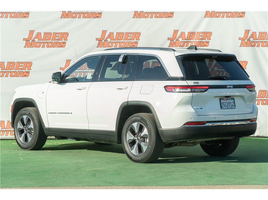 Used 2022 Jeep Grand Cherokee Limited 4xe w/ Luxury Tech Group II AWD/4WD image 11
