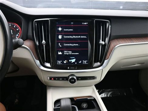 Used 2022 Volvo S60 B5 Momentum w/ Premium Package image 12