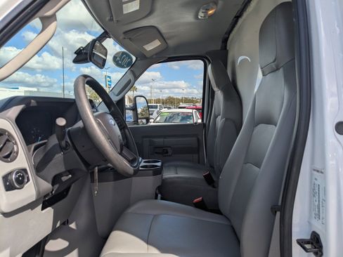 Used 2024 Ford E-350 and Econoline 350 Super Duty w/ Driver's Safety Package image 15