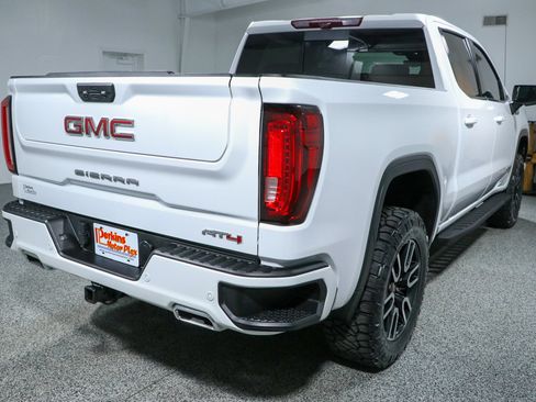 Used 2024 GMC Sierra 1500 AT4 w/ Technology Package AWD/4WD image 8