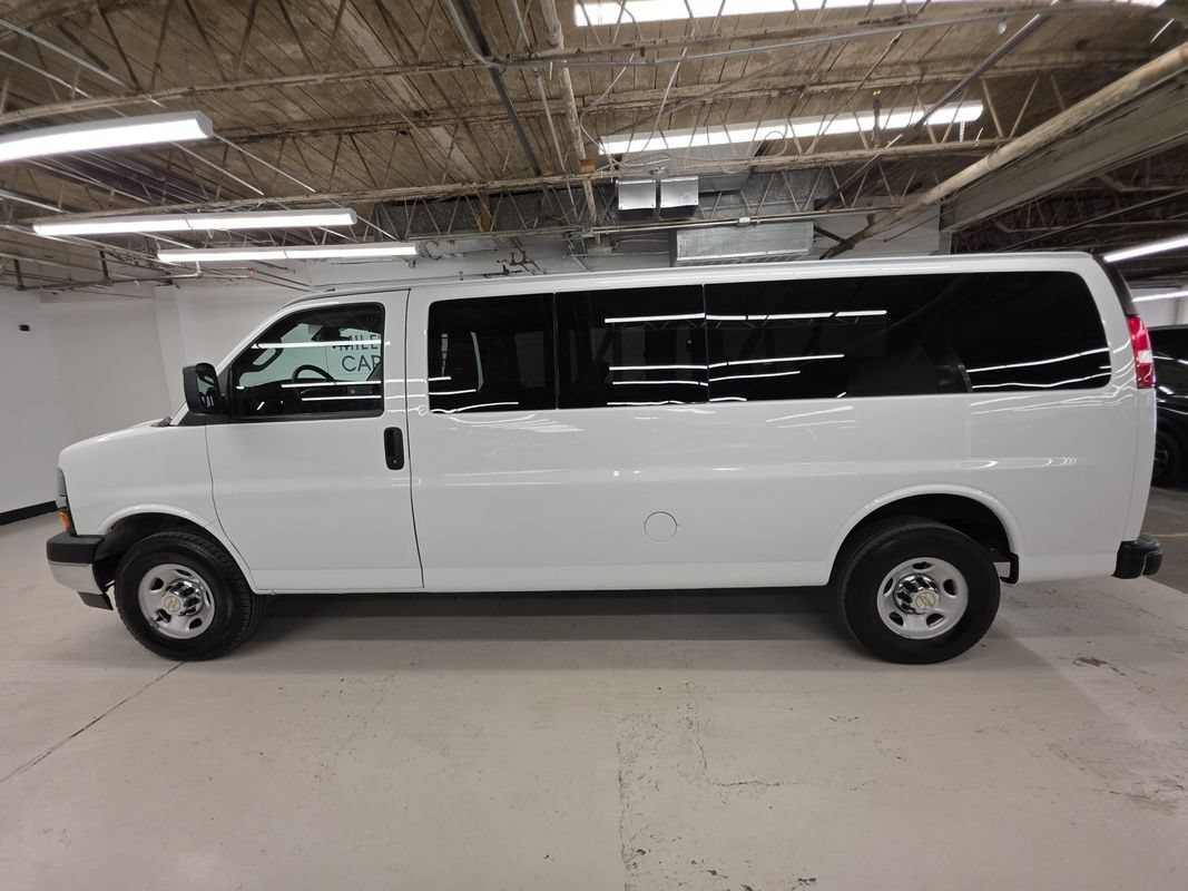 Used 2024 Chevrolet Express 3500 LT w/ LT Preferred Equipment Group RWD image 13