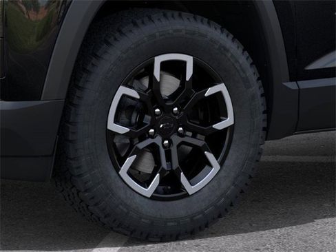 New 2026 Chevrolet Equinox ACTIV w/ Convenience Package III image 9