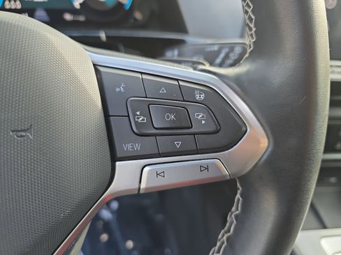 Used 2024 Volkswagen Atlas Cross Sport SE w/ Panoramic Sunroof Package image 19