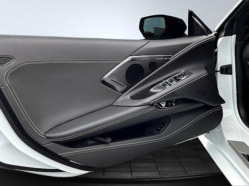 Used 2023 Chevrolet Corvette Stingray Premium Conv w/ Z51 Performance Package RWD image 14