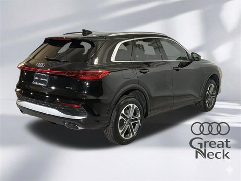 Used 2025 Audi Q5 Premium w/ Convenience Package AWD/4WD image 11