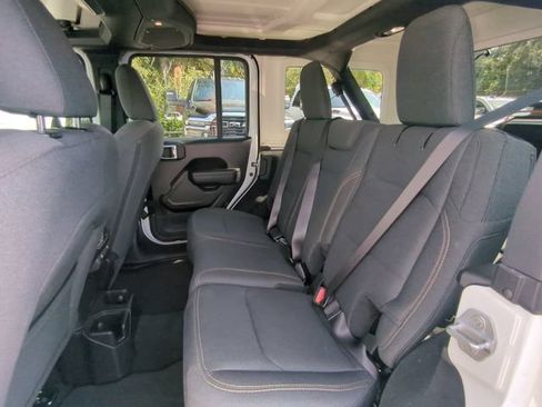 Used 2025 Jeep Wrangler Unlimited Sport AWD/4WD image 15