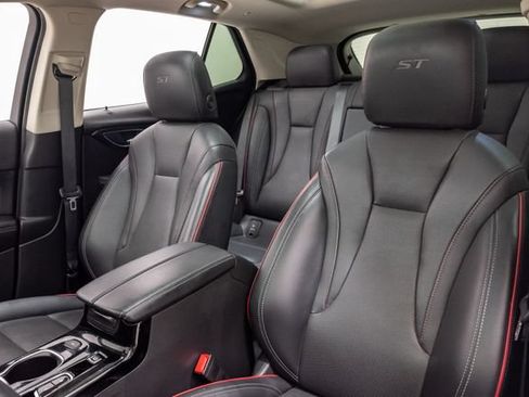 Used 2023 Buick Envision Essence w/ Sport Touring Package FWD image 11