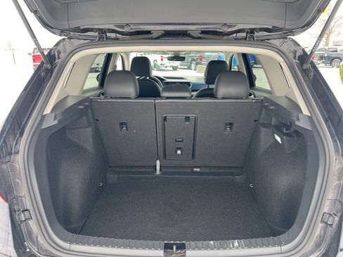 Used 2024 Volkswagen Taos SE image 6