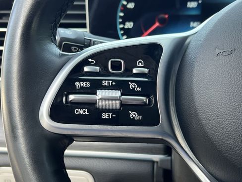 Certified 2022 Mercedes-Benz GLE 350 4MATIC w/ Premium Package image 36