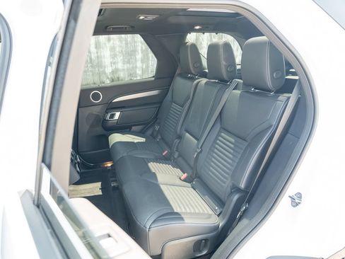 Used 2025 Land Rover Discovery Dynamic SE AWD/4WD image 35