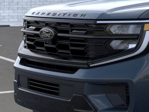 New 2026 Ford Expedition Max Platinum image 17