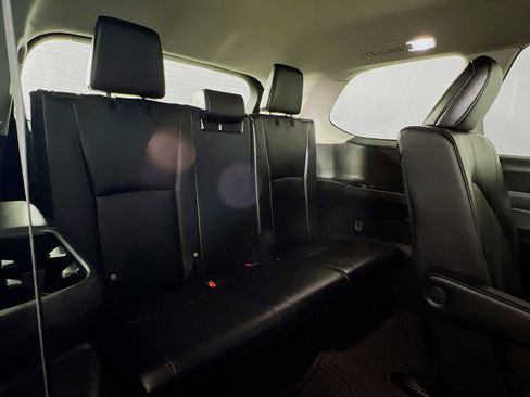 Used 2024 Toyota Grand Highlander XLE image 26