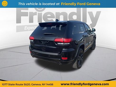 Used 2021 Jeep Grand Cherokee Laredo X AWD/4WD image 5