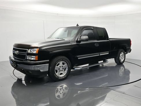 Used 2007 Chevrolet Silverado 1500 LT w/ Extended Cab Value Package RWD image 1