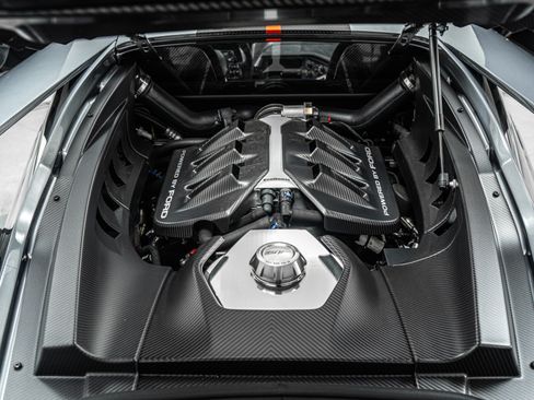 Used 2019 Ford GT RWD image 12