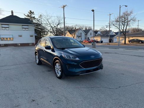 Used 2020 Ford Escape SE image 1