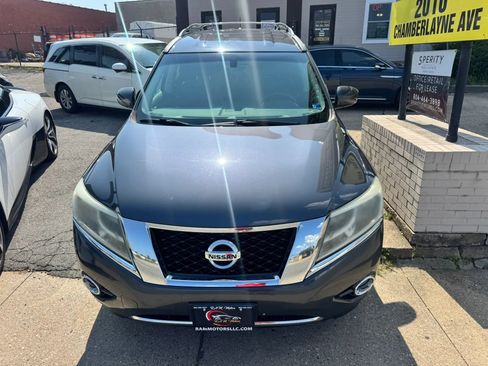 Used 2013 Nissan Pathfinder SL w/ Trailer Tow Pkg AWD/4WD image 9