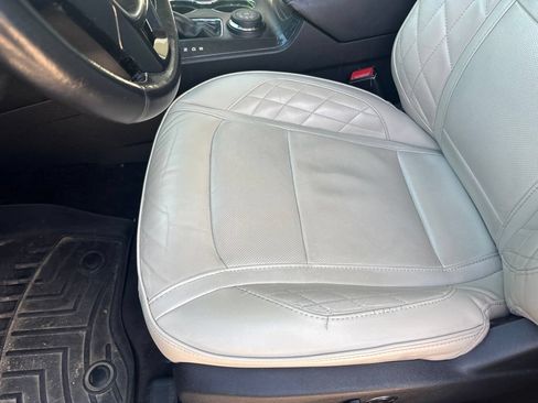 Used 2016 Ford Explorer Platinum AWD/4WD image 12