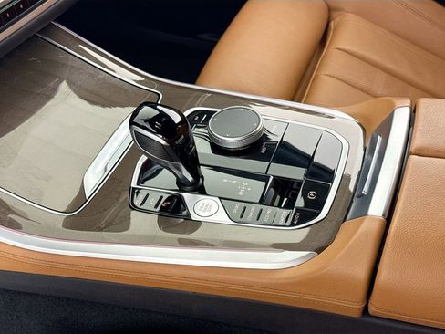 Used 2022 BMW X5 sDrive40i w/ M Sport Package image 21