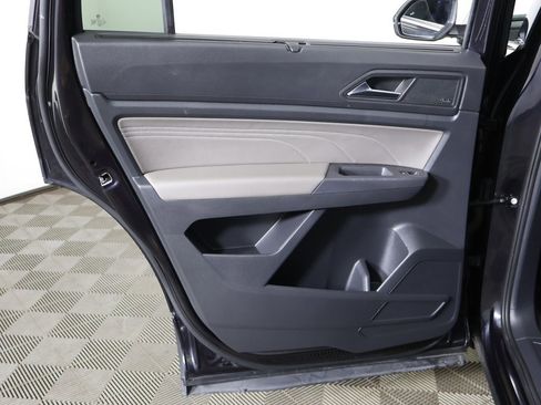 Used 2021 Volkswagen Atlas SEL Premium image 32