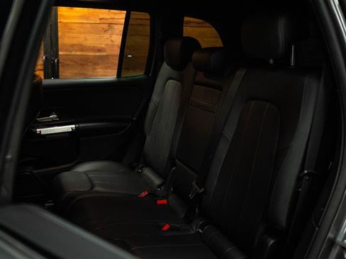 Used 2022 Mercedes-Benz GLB 250 w/ Premium Package Lite image 11