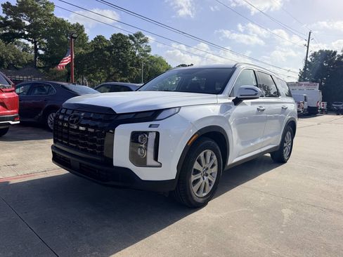 Used 2024 Hyundai Palisade SEL FWD image 2