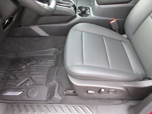 New 2026 Chevrolet Colorado LT w/ LT Convenience Package AWD/4WD image 20