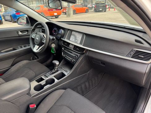Used 2019 Kia Optima LX image 21