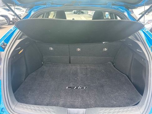 Used 2019 Toyota C-HR Limited FWD image 13