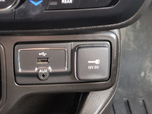 Used 2020 Jeep Renegade Altitude FWD image 20