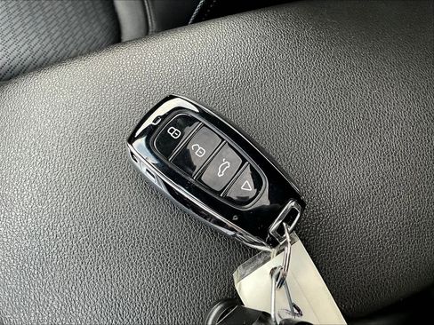 Used 2021 Hyundai Kona Limited FWD image 34