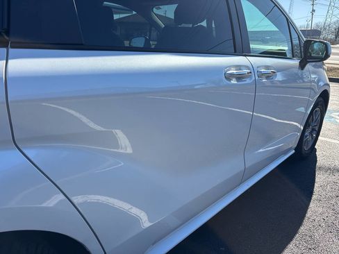 Used 2023 Toyota Sienna XLE image 14