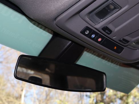 Used 2020 Chevrolet Silverado 1500 LT image 34