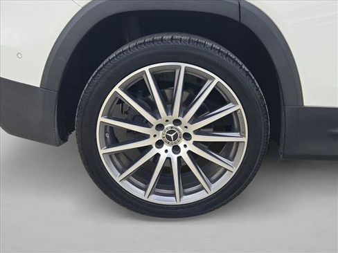 Used 2021 Mercedes-Benz GLB 250 image 23