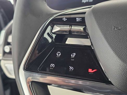 New 2026 Cadillac Vistiq Luxury AWD/4WD image 30